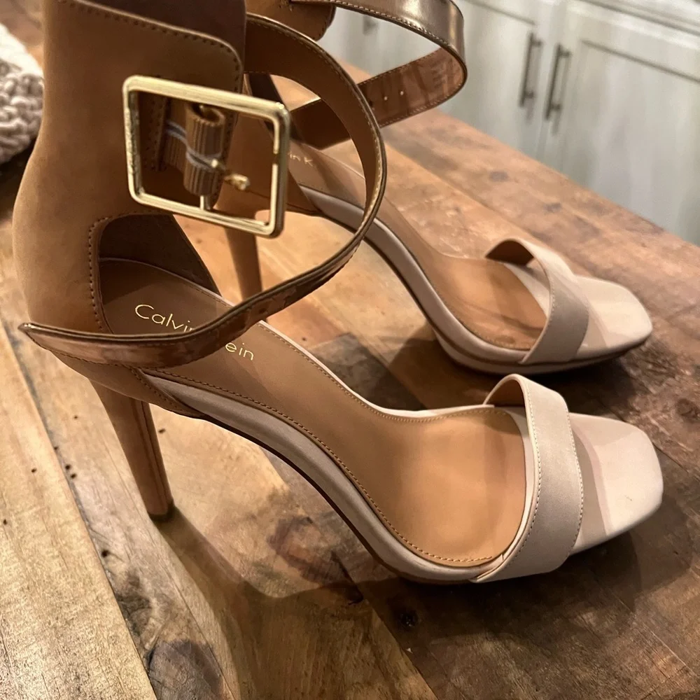 Calvin Heels In Box - Picture 1 of 7